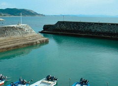 Breakwater with Cobble Stone Stacking Work